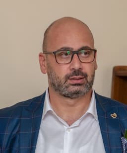 V.Melkonyan